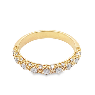 9K Yellow Gold Criss Cross Patterned Diamond Ring